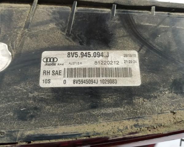 Фара задняя правая внутренняя 8V5945094J VAG
