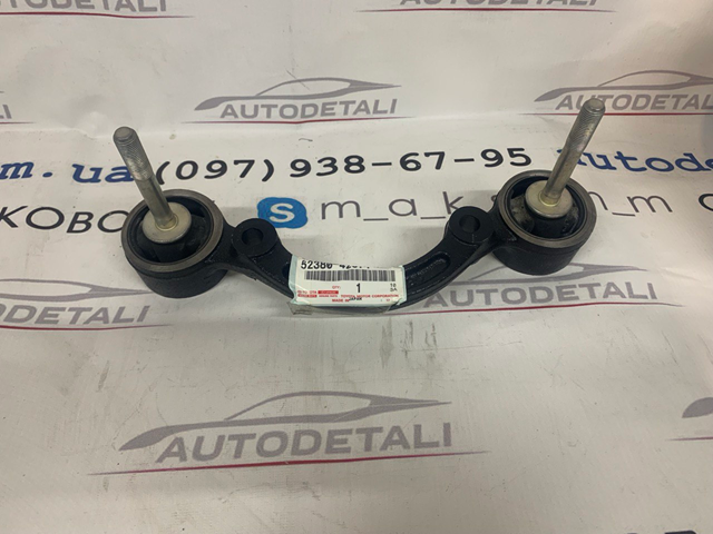 Траверса заднего редуктора, передняя 5238042010 TOYOTA