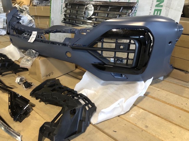 Передний бампер 000586 ТАЙВАНЬ