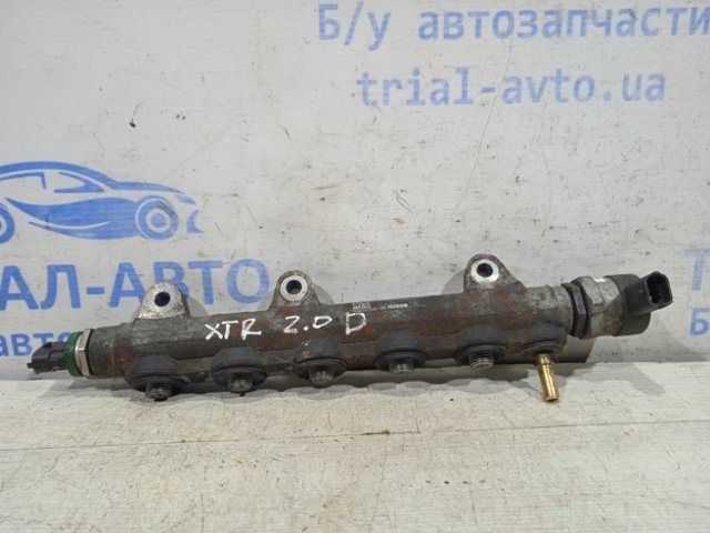 Рампа форсунок системы впрыска топлива 0445214155 NISSAN