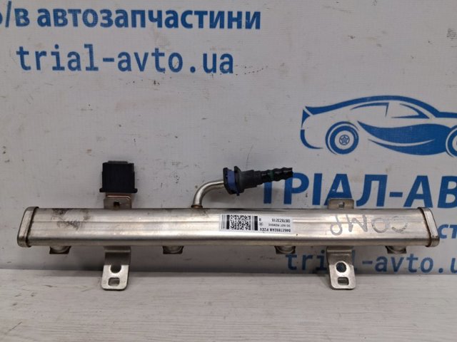 Распределитель топлива (рампа) 04627892AB CHRYSLER
