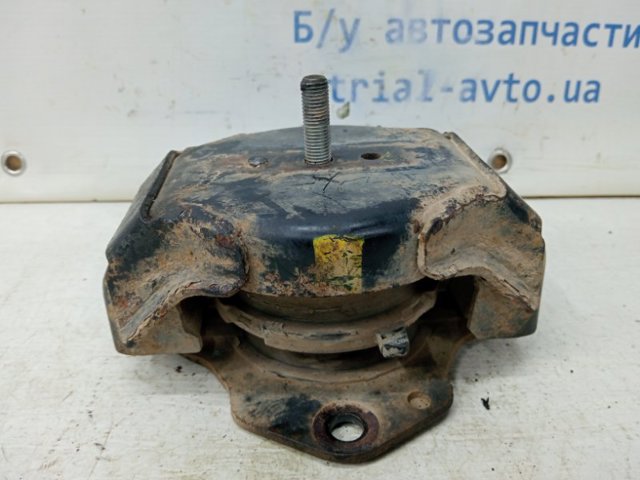 1093A040 Левая/правая опора двигателя купить Павлоград