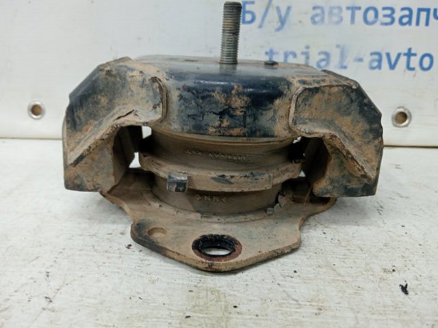 1093A040 Подушка (опора) двигателя левая/правая купить Николаев