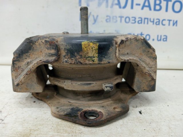 1093A040 Левая/правая опора двигателя купить Житомир