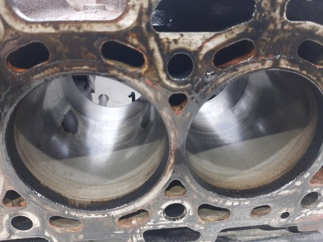 RENAULT 110104767R Блок цилиндров двигателя в наличии Ирпень