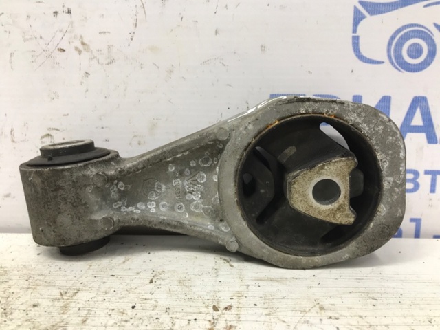 Подушка (опора) двигателя, правая задняя 113501KC0A NISSAN