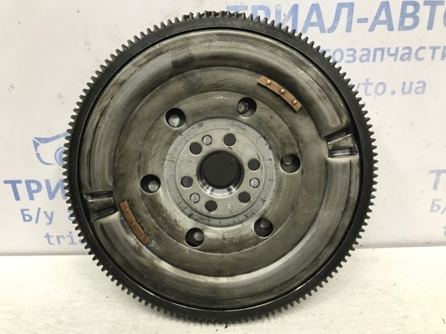 Маховик двигателя 123103YV0A NISSAN