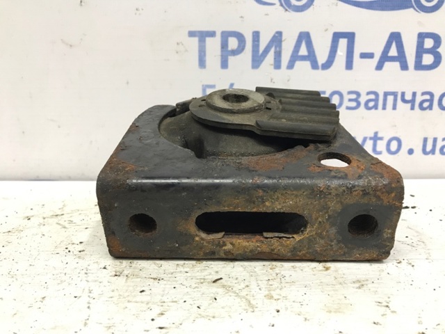 Подушка (опора) двигателя, передняя 1236126080 TOYOTA