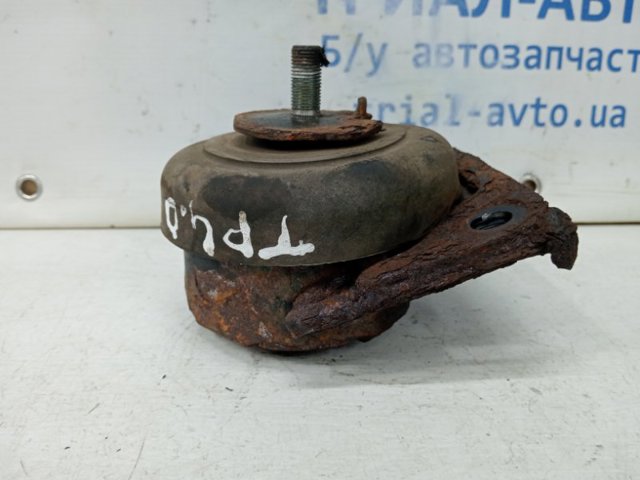 Подушка (опора) двигателя, левая/правая 1236131080 TOYOTA