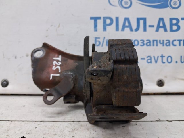 TOYOTA 123720R010 Левая подушка двигателя в наличии Чернигов