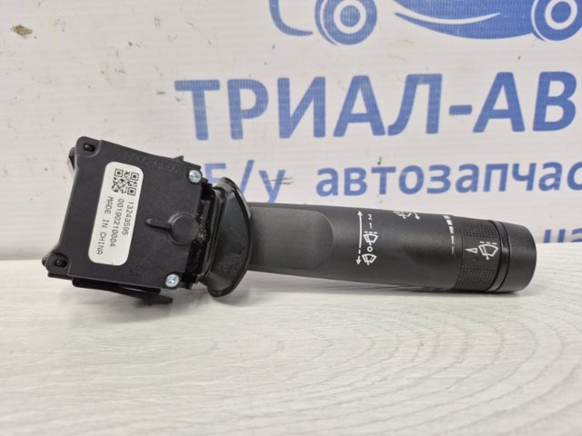 Переключатель подрулевой, правый 13243595 GM