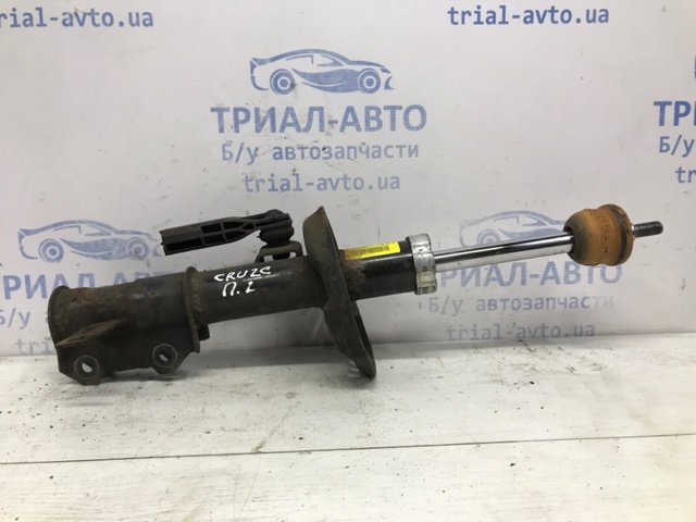 Амортизаторная стойка передняя левая 13331988 GM