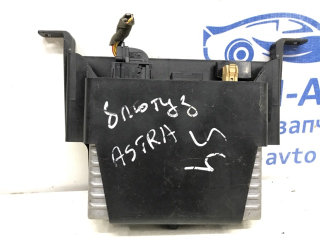 Блок управление Bluetooth 13353284 OPEL