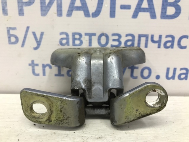 Петля двери задней (распашной) правая верхняя 13501714 GM