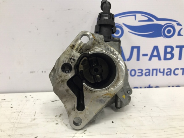 NISSAN 1465000Q2C Вакуумный насос в наличии Чернигов