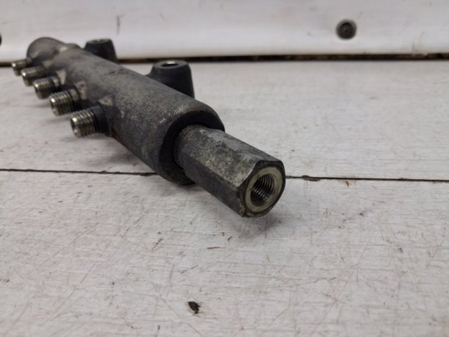 MITSUBISHI 1465A034 Распределитель топлива (рампа) в наличии Черкассы