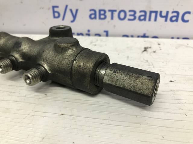 1465A304 Распределитель топлива (рампа) купить Украина