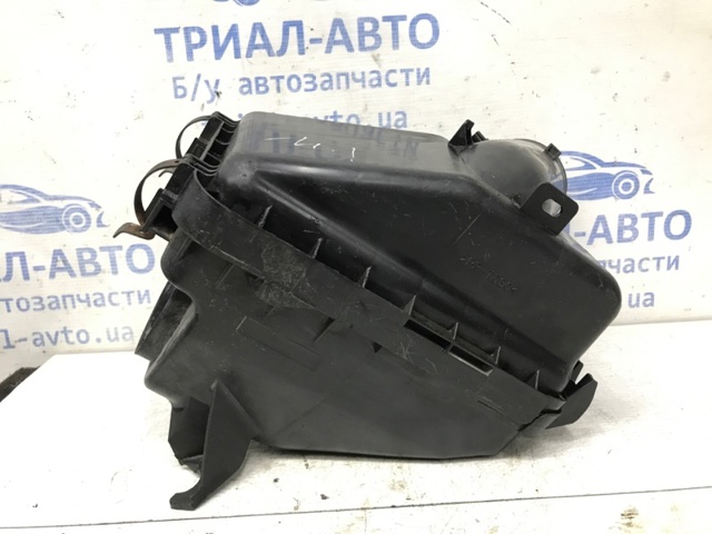 1500A284 Корпус воздушного фильтра, нижняя часть купить Павлоград