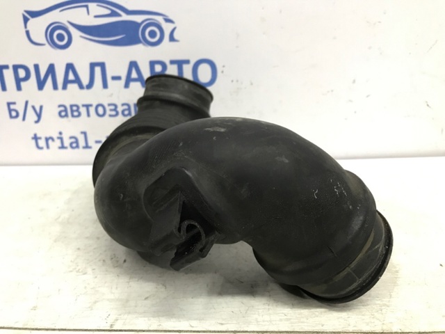 1505A188 MITSUBISHI Патрубок воздушный, выход воздушного фильтра купить в Николаев