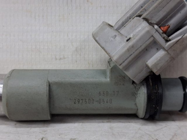 SUZUKI 1571079J00 Форсунка впрыска топлива в наличии Ровно