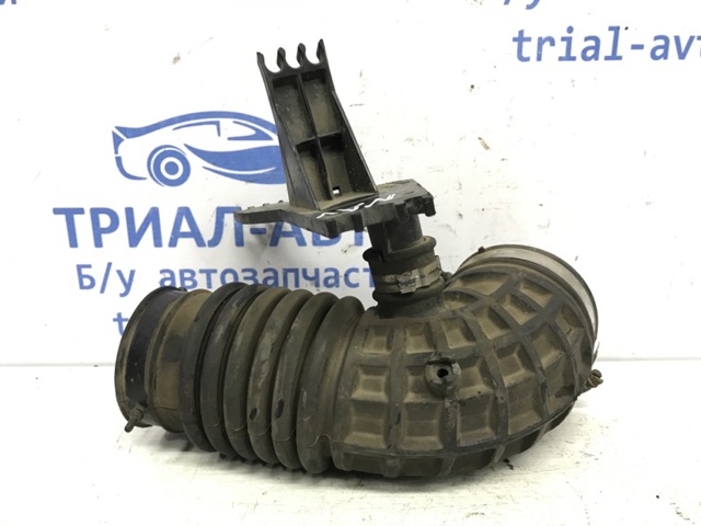 16578EC00B Патрубок воздушный, выход воздушного фильтра купить Ровно