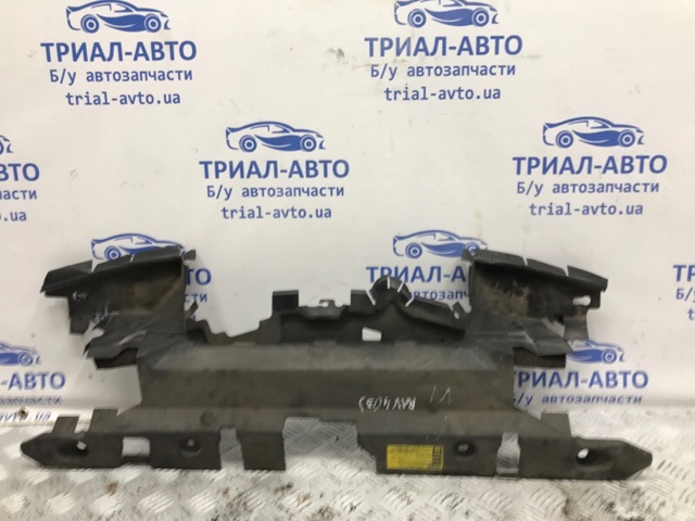 Кронштейн радиатора нижний 1668136010 TOYOTA
