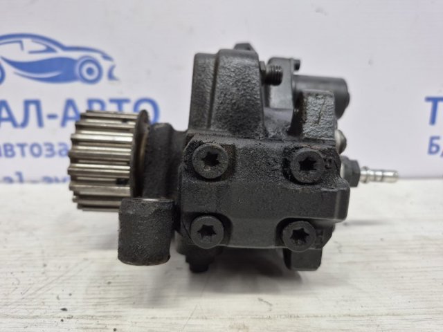 Насос топливный высокого давления (ТНВД) 1670000Q1V NISSAN