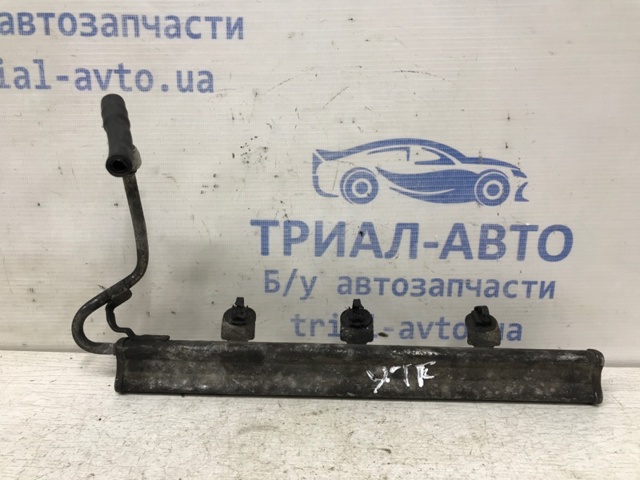 Топливная рампа 17520ET80B NISSAN