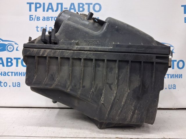 Корпус воздушного фильтра, нижняя часть 177010R010 TOYOTA