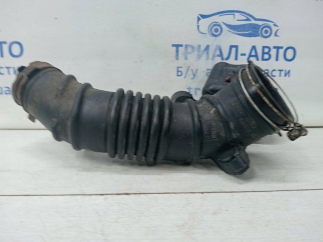 1788028240 TOYOTA Выпускной патрубок воздушного фильтра купить в Киев