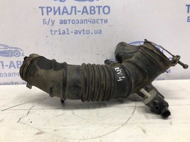 TOYOTA 1788028240 Выпускной патрубок воздушного фильтра в наличии Львов