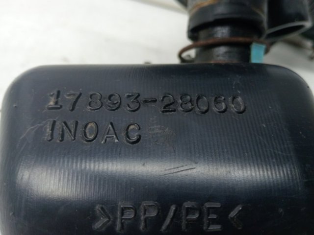 TOYOTA 1788028240 Патрубок воздушный, выход воздушного фильтра в наличии Киев