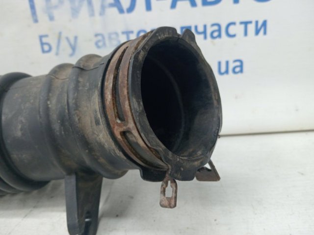 1788028240 TOYOTA Патрубок воздушный, выход воздушного фильтра купить в Тернополь