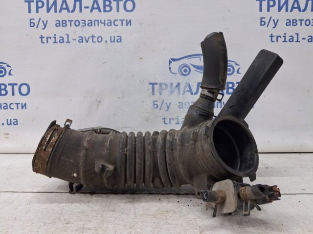 Патрубок воздушный Toyota Camry 7