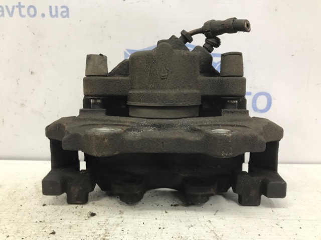 FORD 1835113 Суппорт тормозной передний правый в наличии Каменское