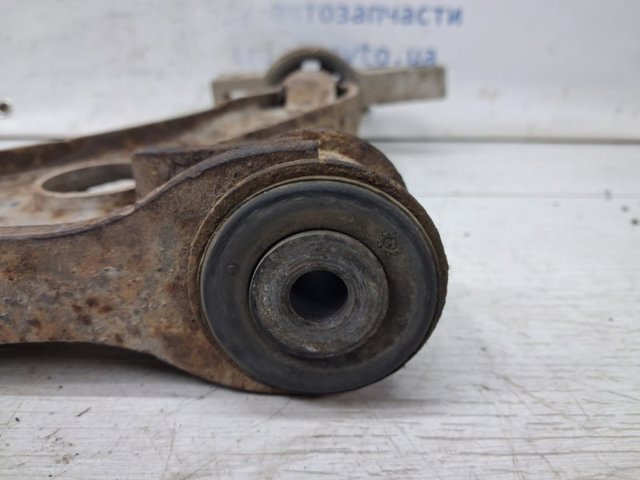 Левый рычаг передней нижней подвески 1K0407151AC VAG