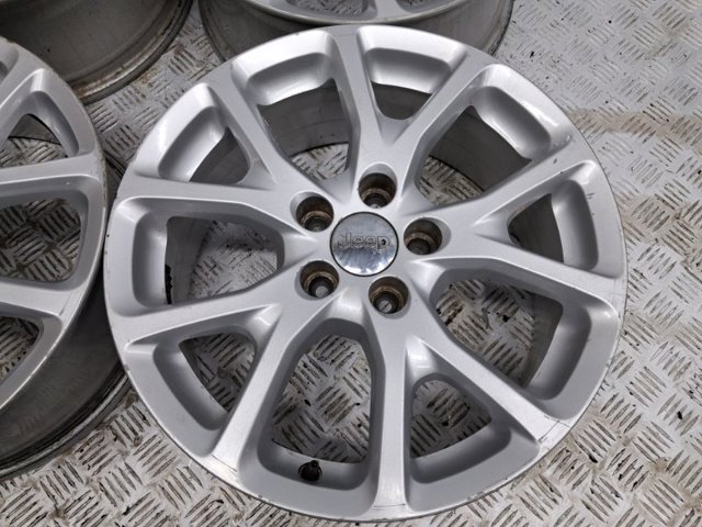 CHRYSLER 1UT90GSAAA в наличии Киев