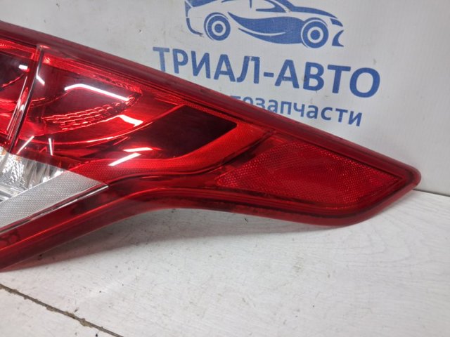 Фонарь задний правый, внешний 2039551 FORD