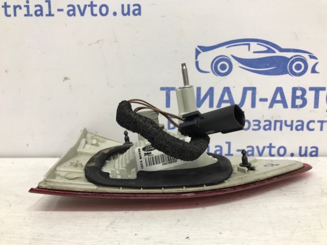 FORD 2070888 Фонарь задний правый внутренний в наличии Павлоград