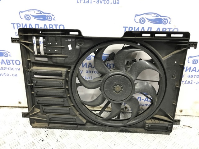 Диффузор радиатора охлаждения в сборе с мотором и крыльчаткой 2084887 FORD