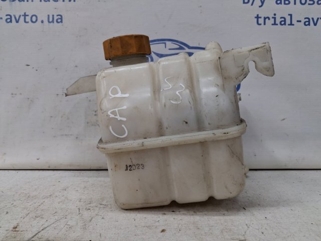 Расширительный бачок охлаждения 20987017 GM