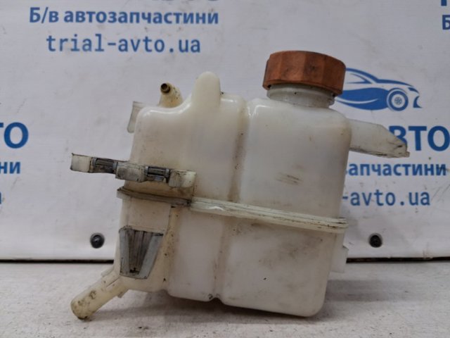 Бачок системы охлаждения двигателя расширительный 20987017 GM