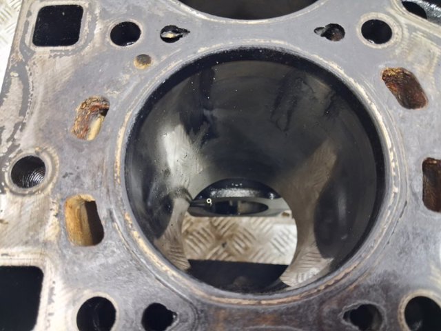 211004A000 HYUNDAI Блок цилиндров двигателя купить в Днепр