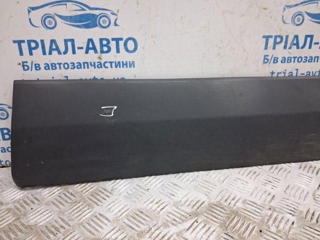 Молдинг двери передней правой 2111817 FORD