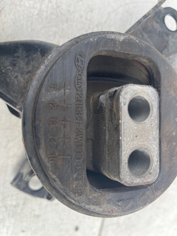 218302W000 HYUNDAI Левая подушка двигателя купить в Чернигов