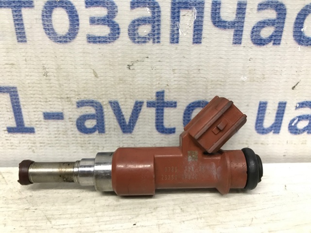 Форсунка инжектора 232500P040 TOYOTA
