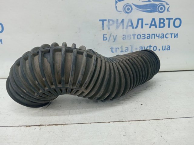 Патрубок расходомера воздуха 2372108400 SSANG YONG