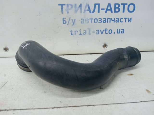 Патрубок интеркуллера 2373008406 SSANG YONG