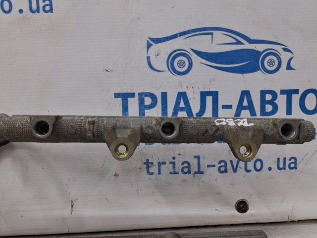 TOYOTA 2381420020 Распределитель топлива (рампа) правый в наличии Чернигов