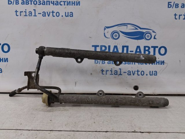 Распределитель топлива (рампа), правый 2381420020 TOYOTA